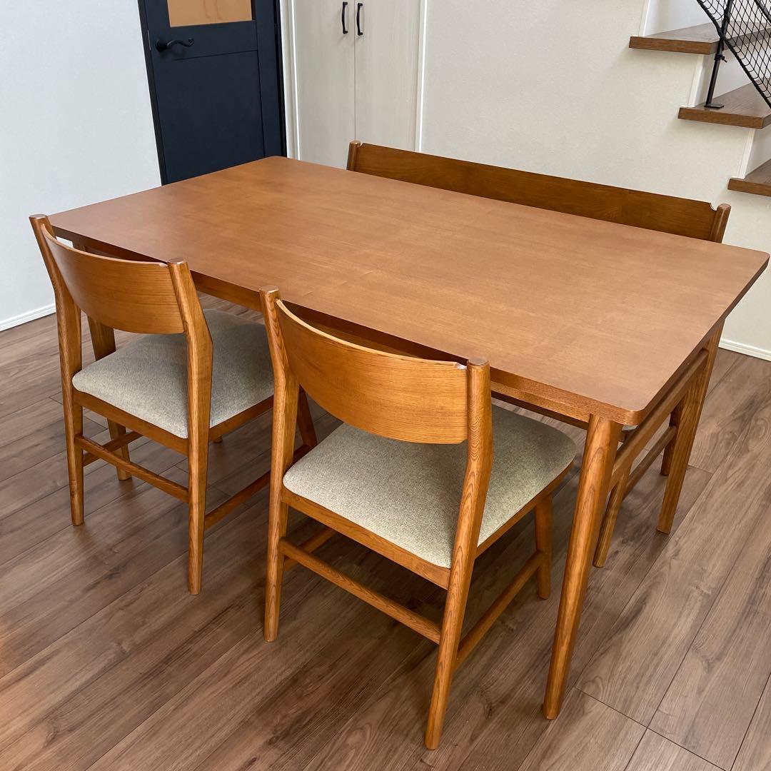 unico ダイニングテーブルセット(テーブルのページ)