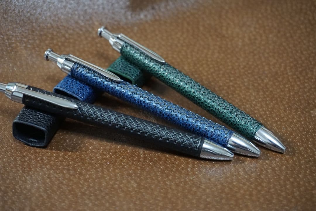 【セール】黒色　革軸ペン　消しゴムケースセット