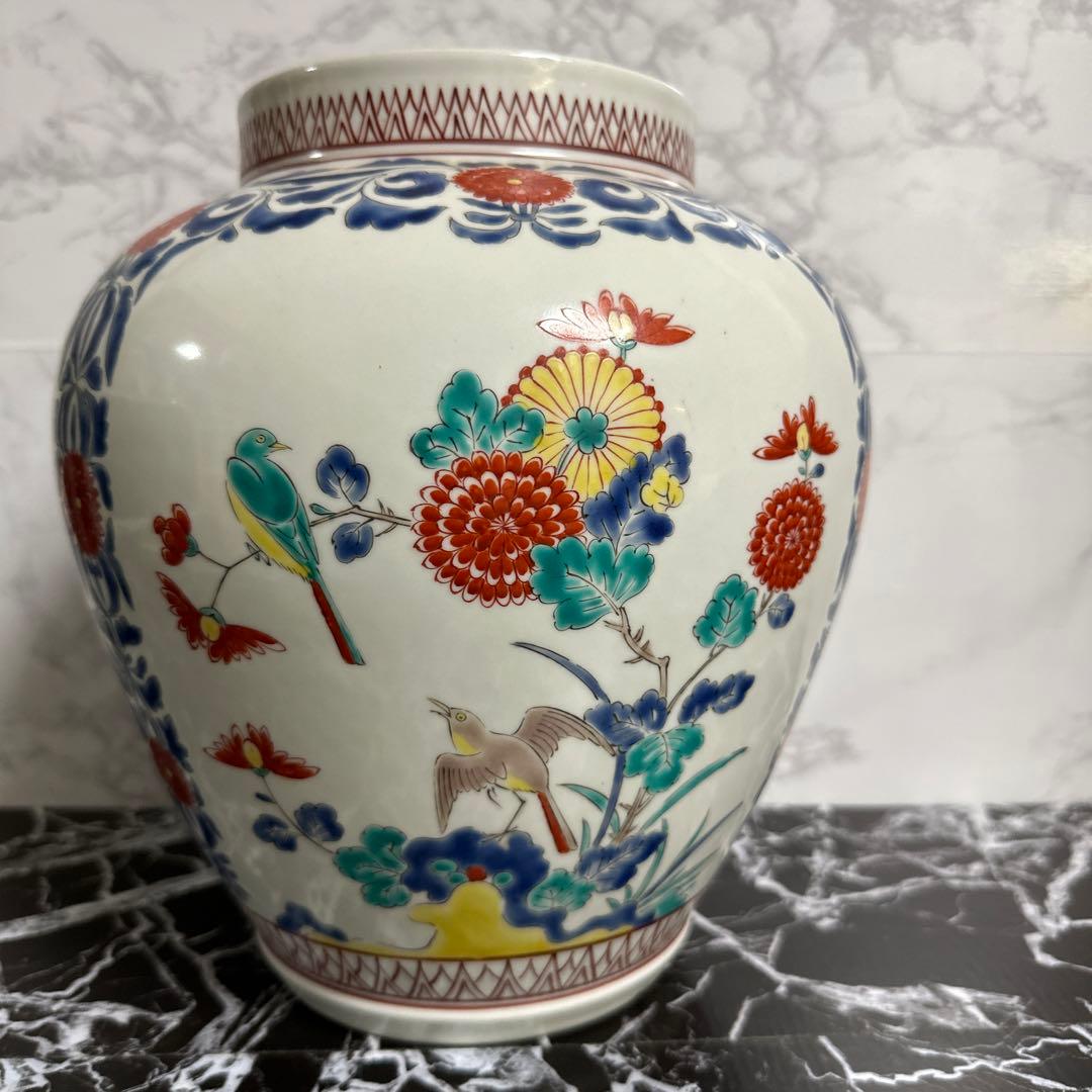 古伊万里、柿右衛門様式、色絵花鳥紋、壺。箱。