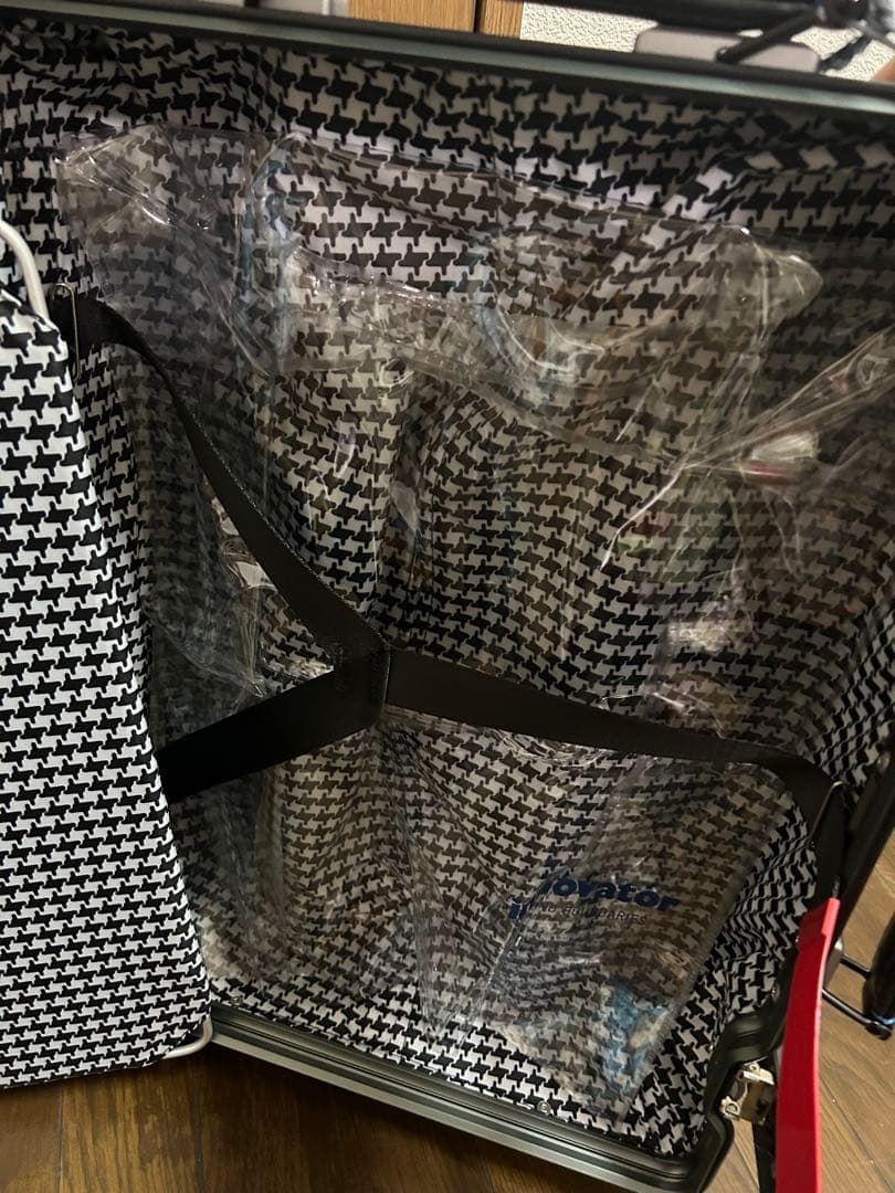 新品! INV1811イノベーター アルミ　スーツケース36L 機内持込可