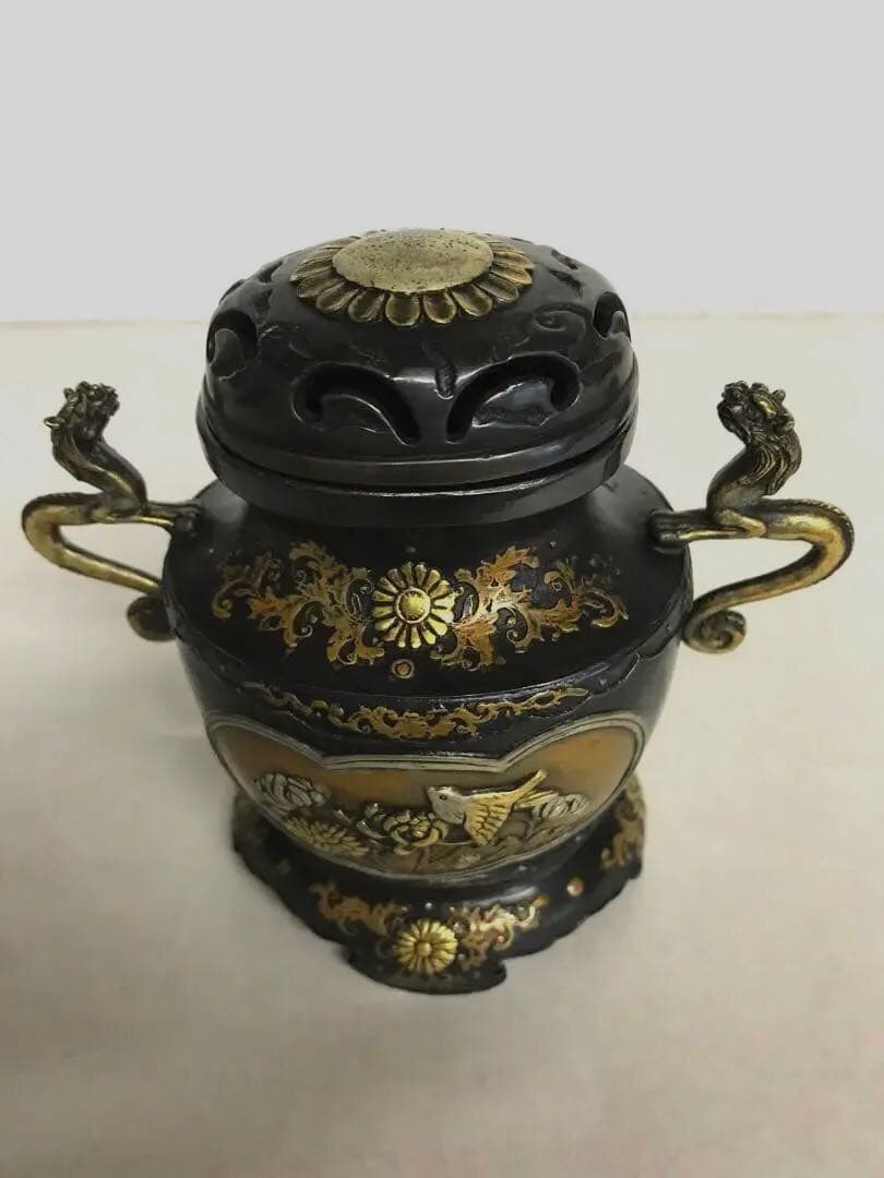 銅器・香炉:菊蓋龍耳花鳥文