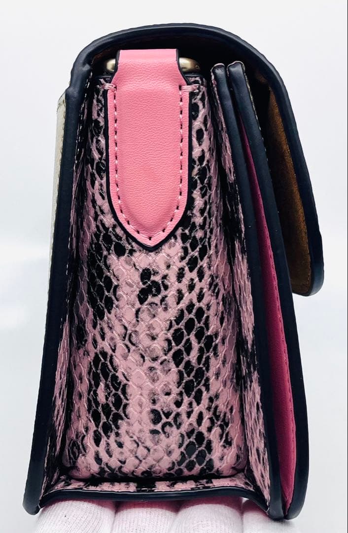 【新品・未使用】COACH シグネチャー ピンク フラップ ショルダーバッグ