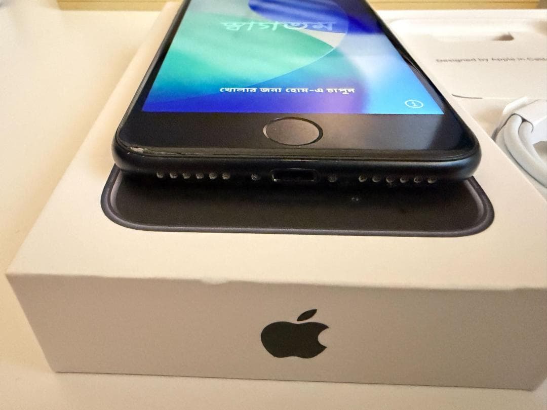 [機能不良あり] Apple iPhone SE (第3世代) 64GB