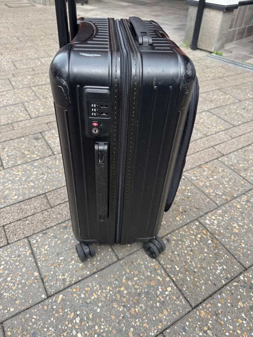 訳あり RIMOWA Essential Sleeve キャビンプラス ポケ破損