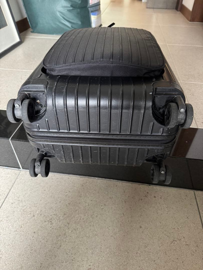 訳あり RIMOWA Essential Sleeve キャビンプラス ポケ破損