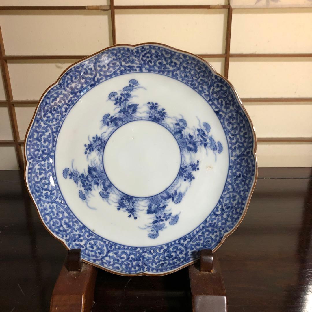 蔵にあった盛期藍柿右衛門秋草文中皿