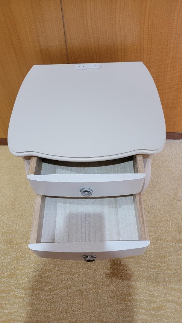 【美品】カンティーニュ　ナイトテーブル（フットライト付き）