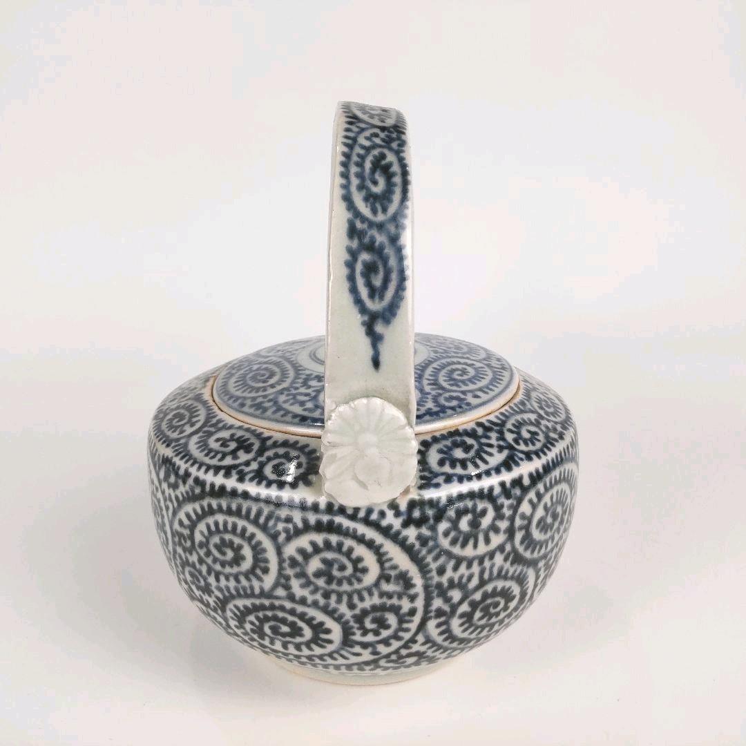 お値下げしました。古伊万里　染付　蛸唐草　銚子