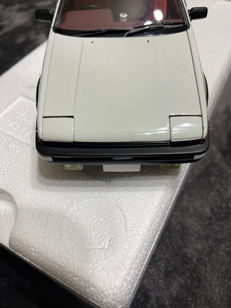 AUTOart 1/18　トヨタ スプリンター トレノ (AE86) 頭文字 D