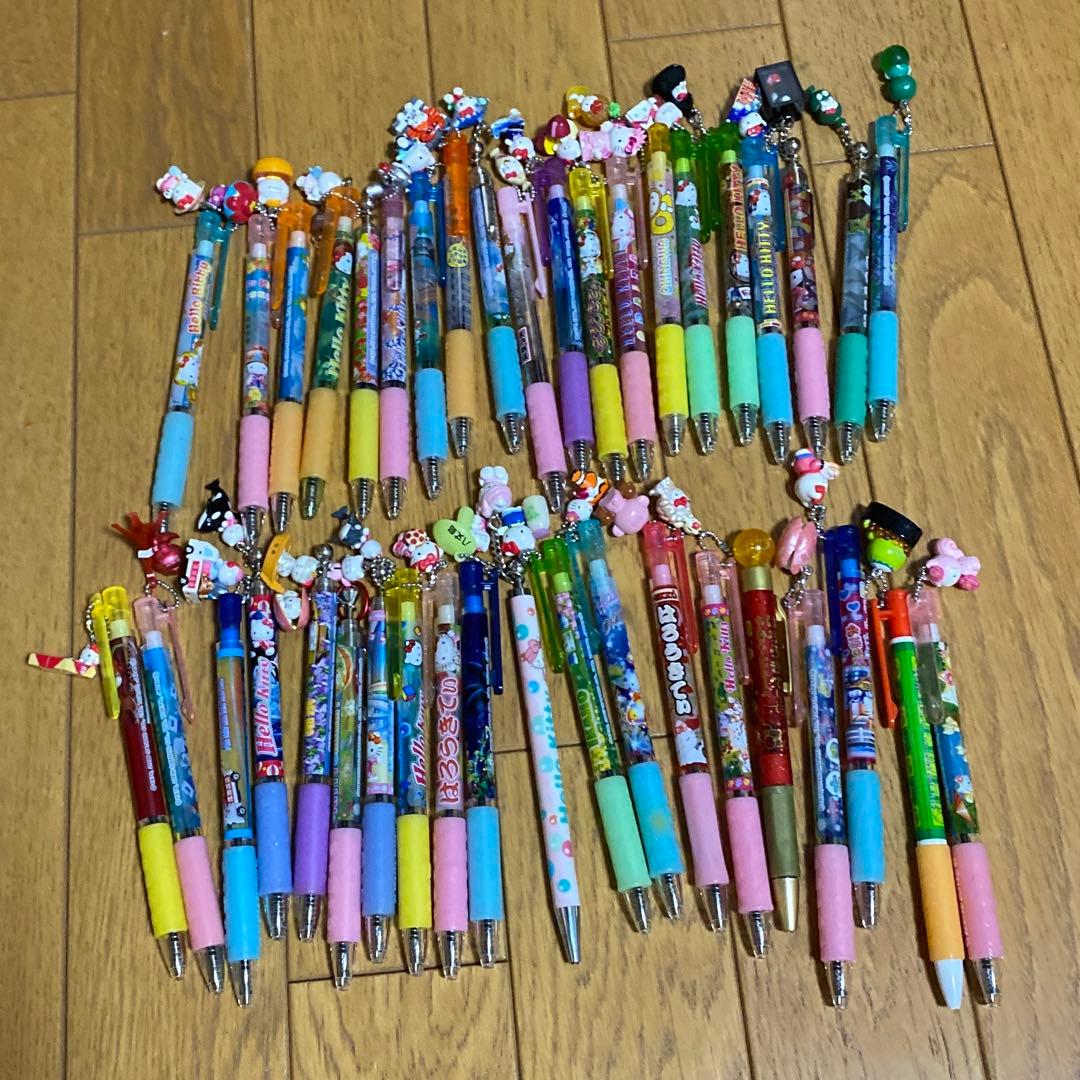 ハローキティ　ボールペン　ご当地キティ136本