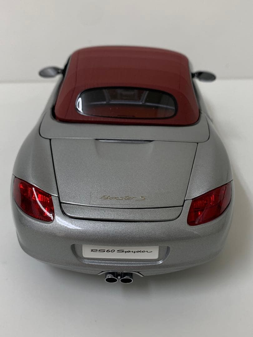 ポルシェ ボクスター 1/18 ミニカー シルバー/レッド