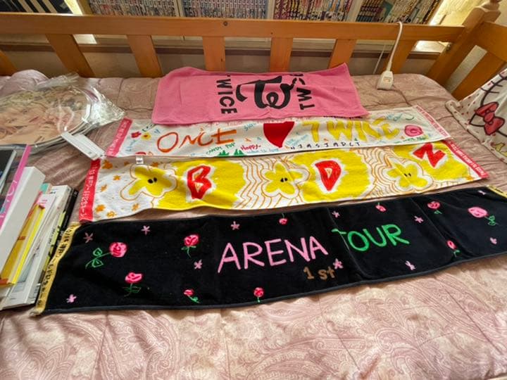 twiceのアルバム、タオル、うちわ