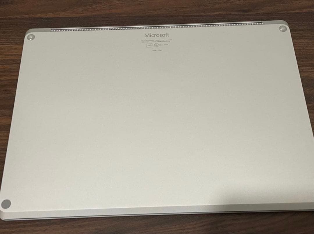Microsoft Surface Laptop 第1世代