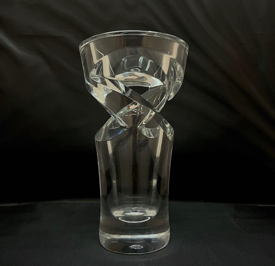 ハ*ナ様 バカラ トルネード 花瓶 斬新なデザインが高級感溢れるフラワーベース