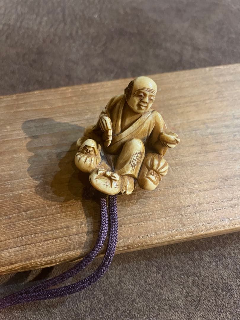 ⚫️新年セール⚫️ 梶川作 金蒔絵 印籠5段 根付含む