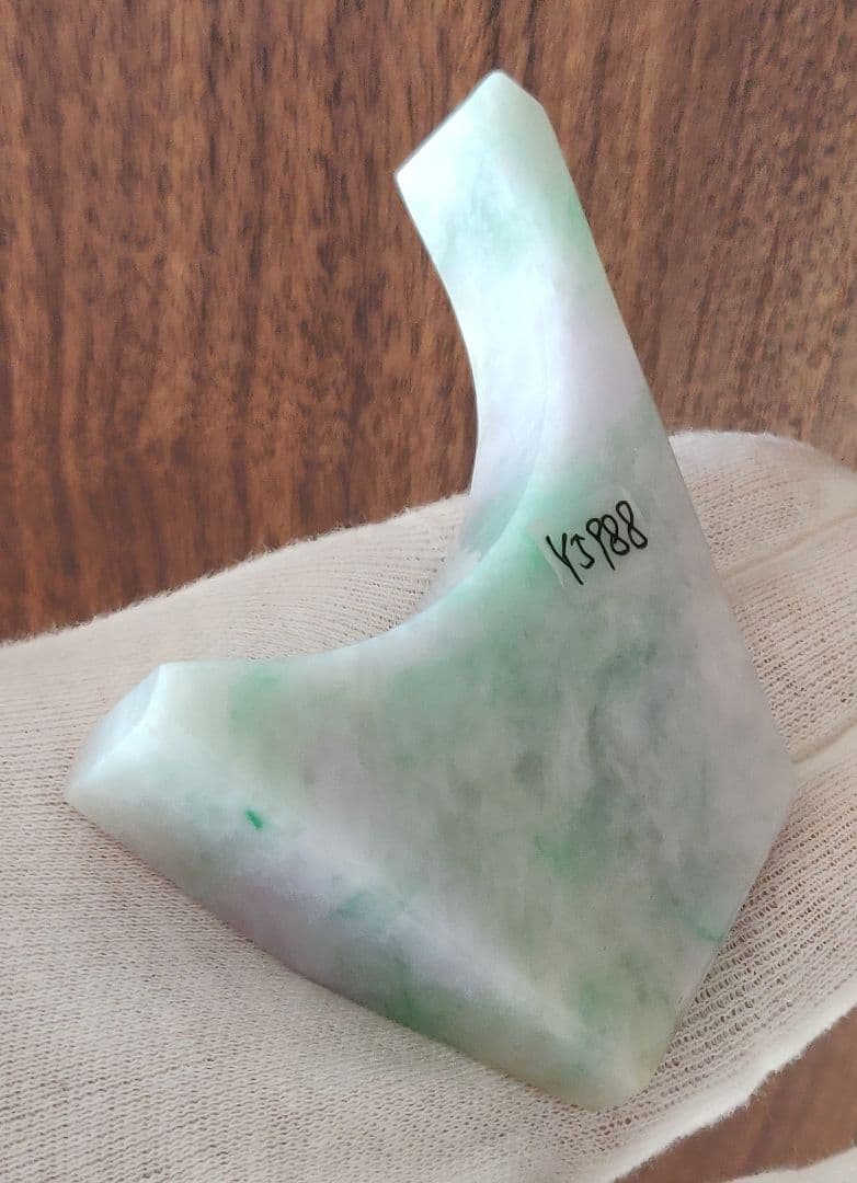 【貴重】ミャンマー産の本翡翠(ジェダイト)のラベンダー入りルース