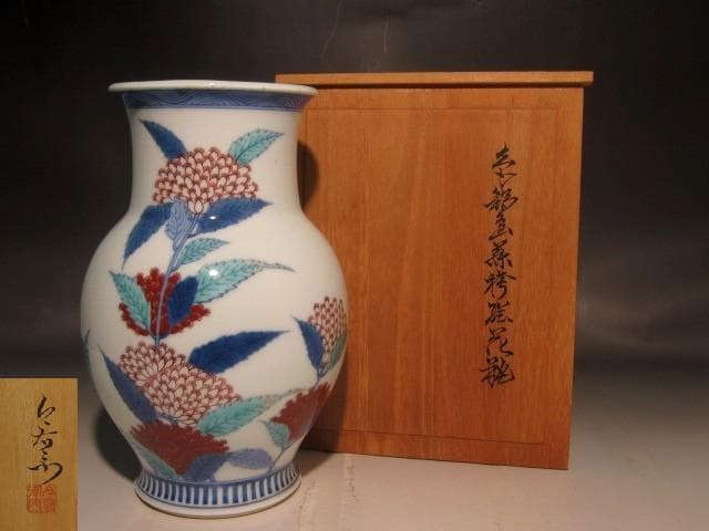 １３代今泉右衛門　色鍋島藤袴花瓶　美しい景色　r328