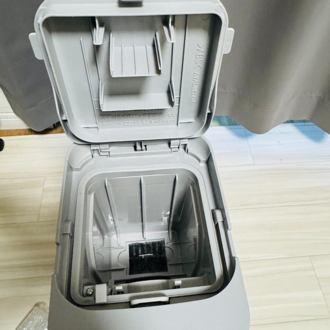 Panasonic パナソニック コードレス掃除機　MC-NS70F