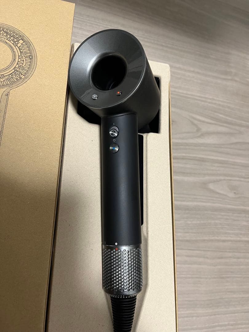 スタンド付　ダイソン ドライヤー Supersonic ブラック