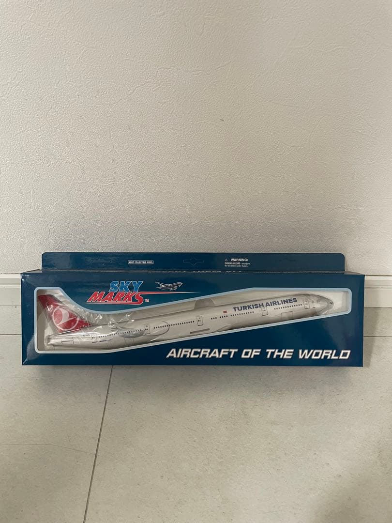 新品未開封品　ターキッシュエアラインズ B777-300ER 1/200