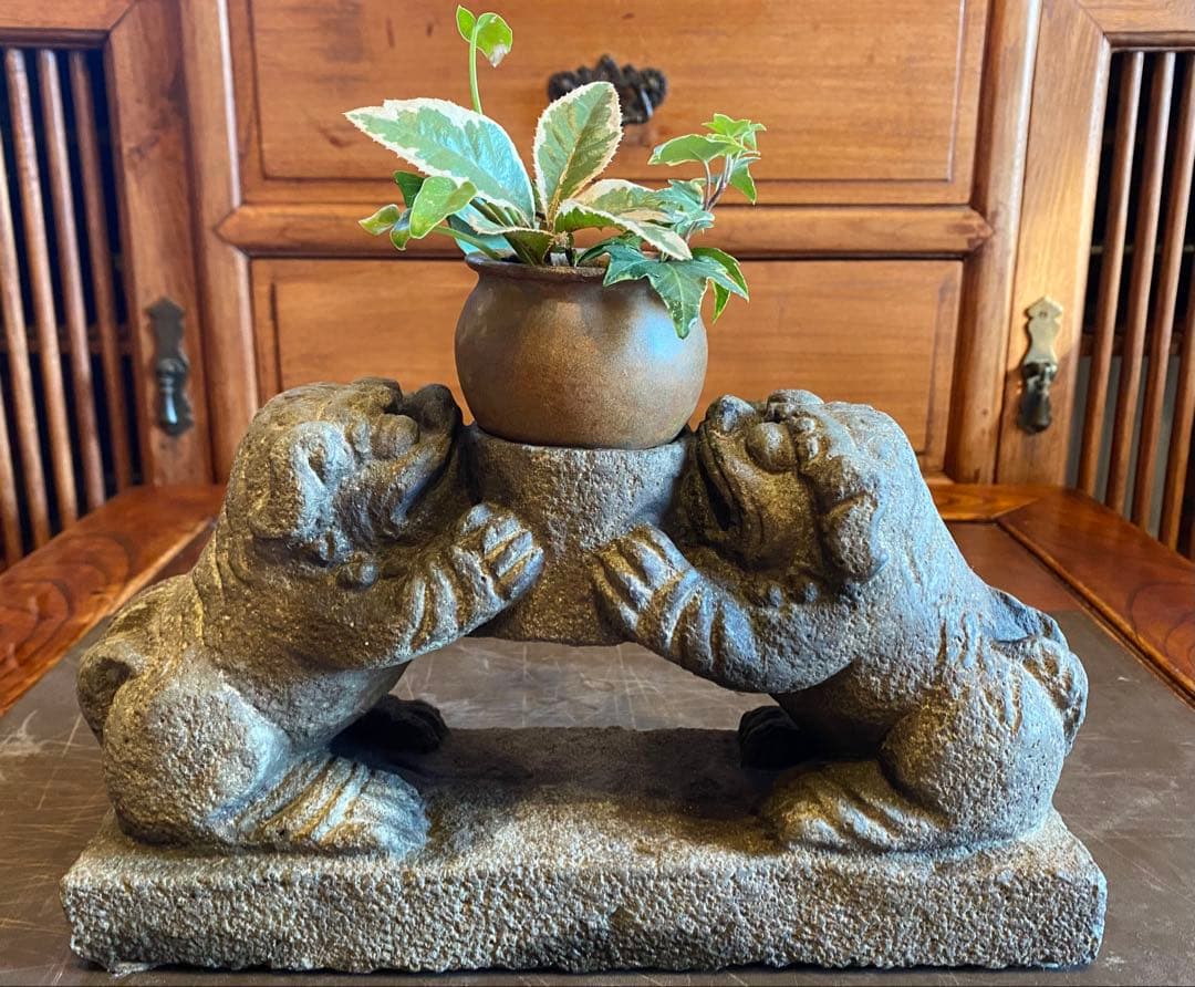 中国　石材彫刻　獅子・ヴィンテージ　レア ・観葉植物・一輪挿し・中国　台湾茶器