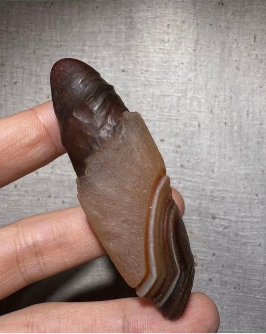 アラシャンゴビアゲート　蒙古瑪瑙　原石　水石　翡翠　オパール　根付　天珠 勾玉