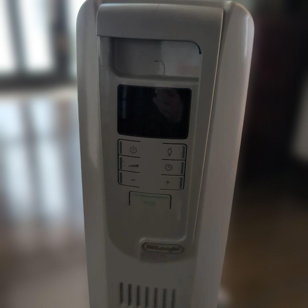 デロンギ　オイルヒーター　DeLonghi デジタルラディアント