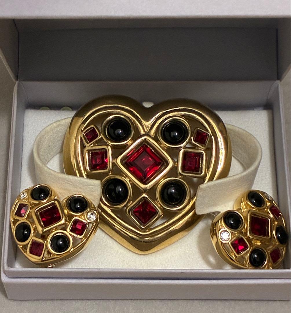 GIVENCHYジバンシー　ヴィンテージ　ハートブローチ＆イアリングセット