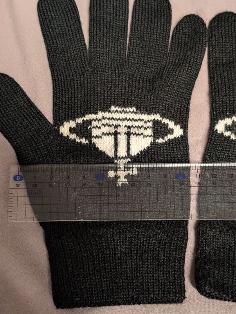 【ゆゆ】Vivienne Westwood ニットグローブ ブラック