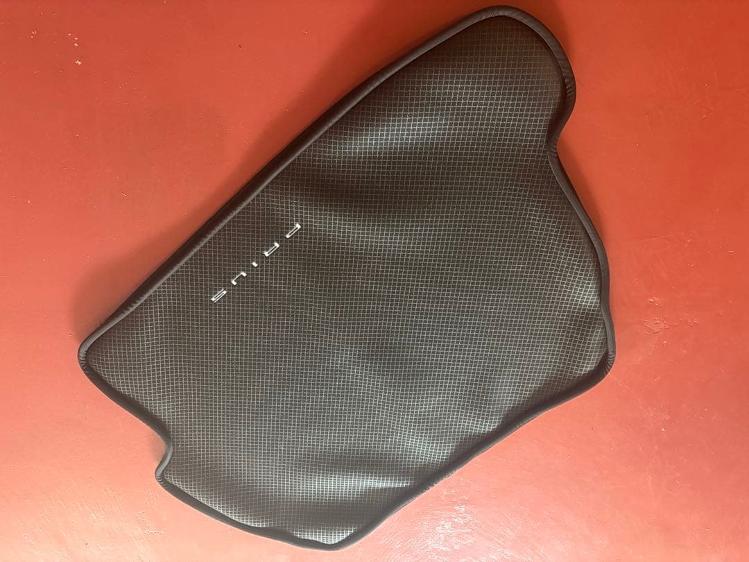 新型プリウス　車内アクセサリー