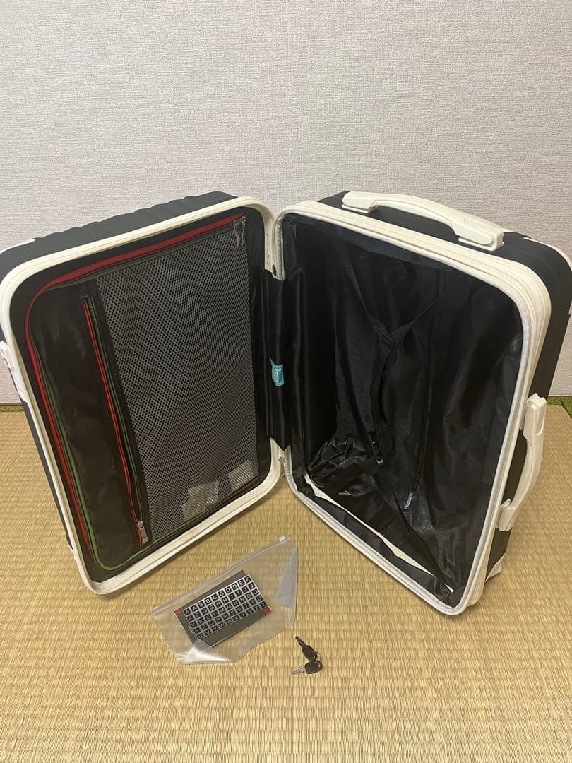 おしゃれ！拡張付き！キャリーケース！！