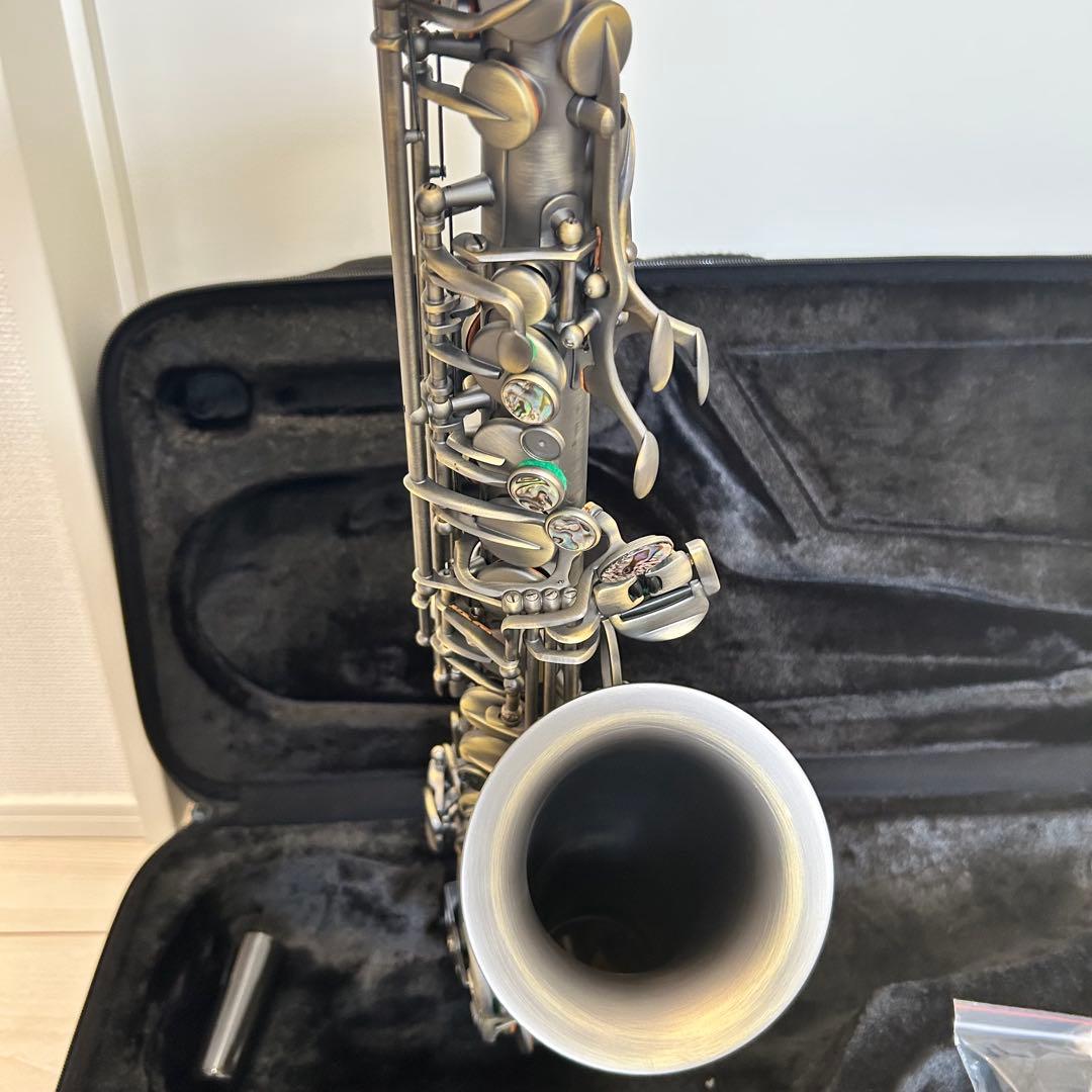 新古品【定価39万】台湾製アルトサックス　Tornade ブラックニッケルサテン