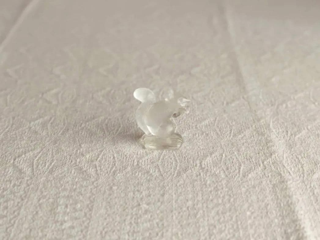 * vintage glass figure ୨୧ * ガラスの リスさん