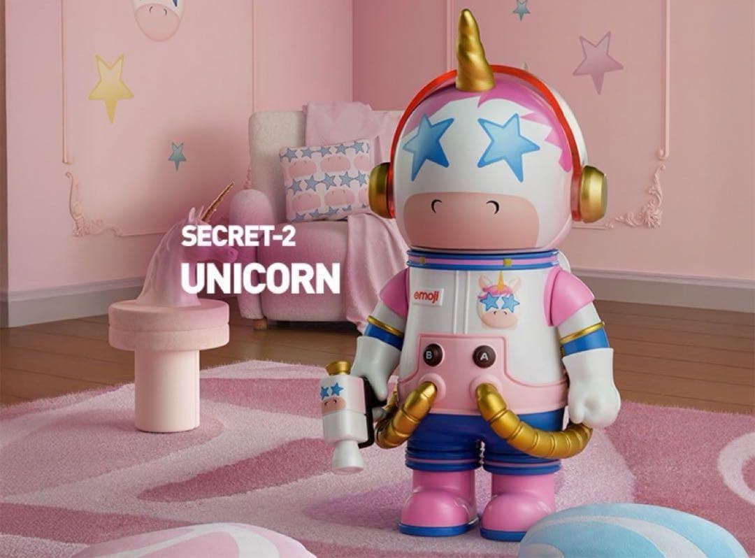 MEGA SPACE MOLLY 100% × emoji シリーズ