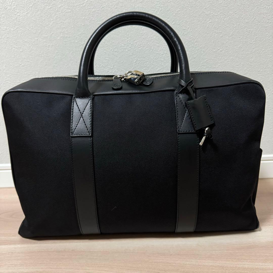 高級感 ジョルジオアルマーニ ビジネスバッグ 黒 A4 PC収納可 南京錠