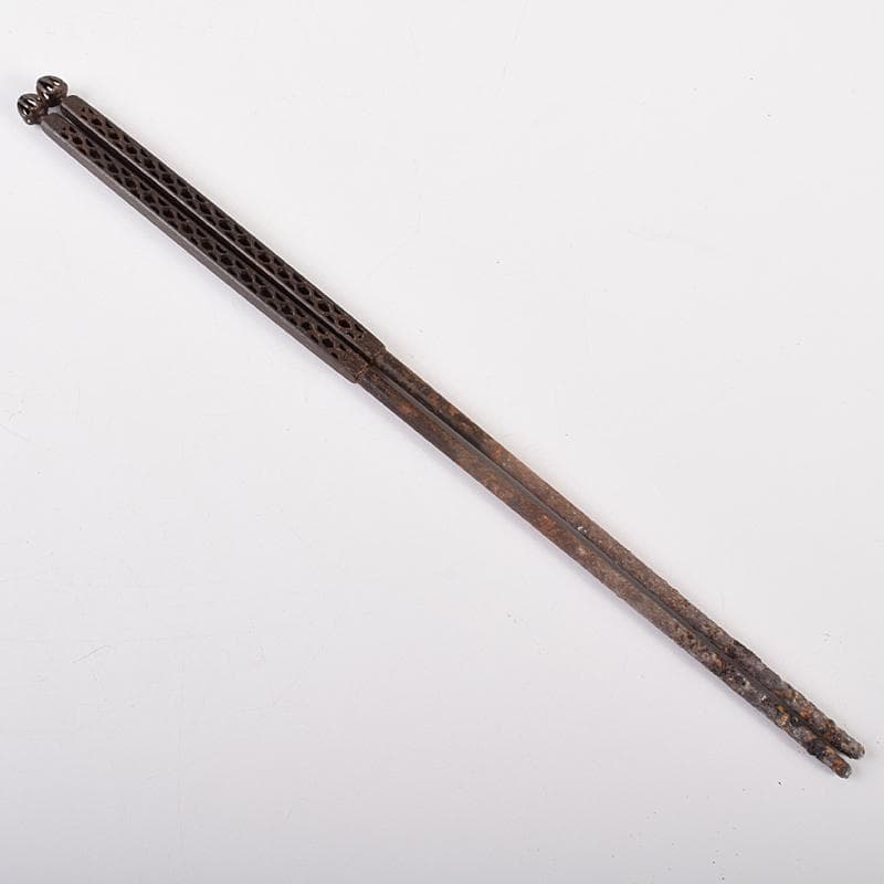 茶道具　一辰造　鉄時代　角透七宝象嵌入　飾火箸　共箱　V　R7701