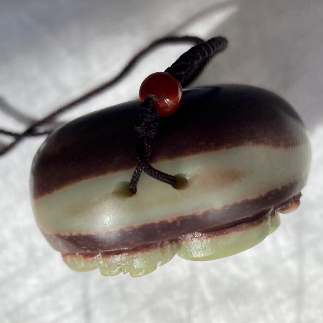 翡翠 硬玉 ジェダイト アンティーク 130.63g 手彫り 彫刻 菩薩 魔除け