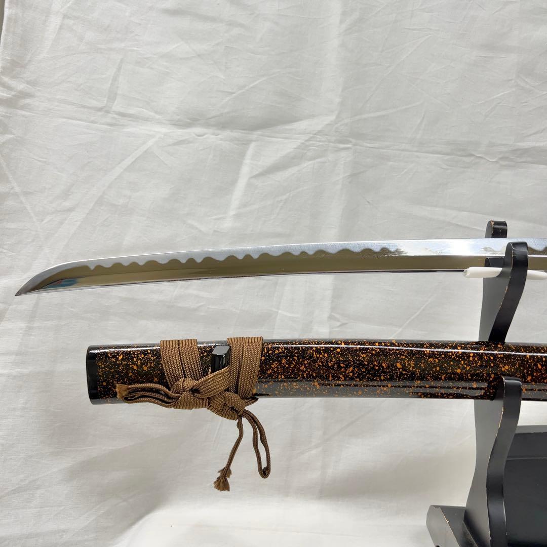 模造刀 二本差し 太刀 脇差 龍鍔 透かし 梨地塗 鞘 互の目 刃紋 高級