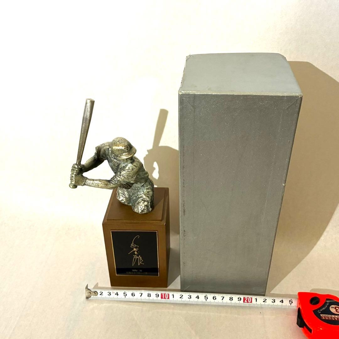 長嶋茂雄引退記念ブロンズ像　3