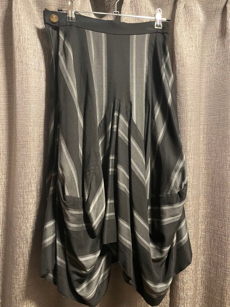 ヴィヴィアンウエストウッド　スカート　黒　変形　アシメ　オーブボタン　日本製