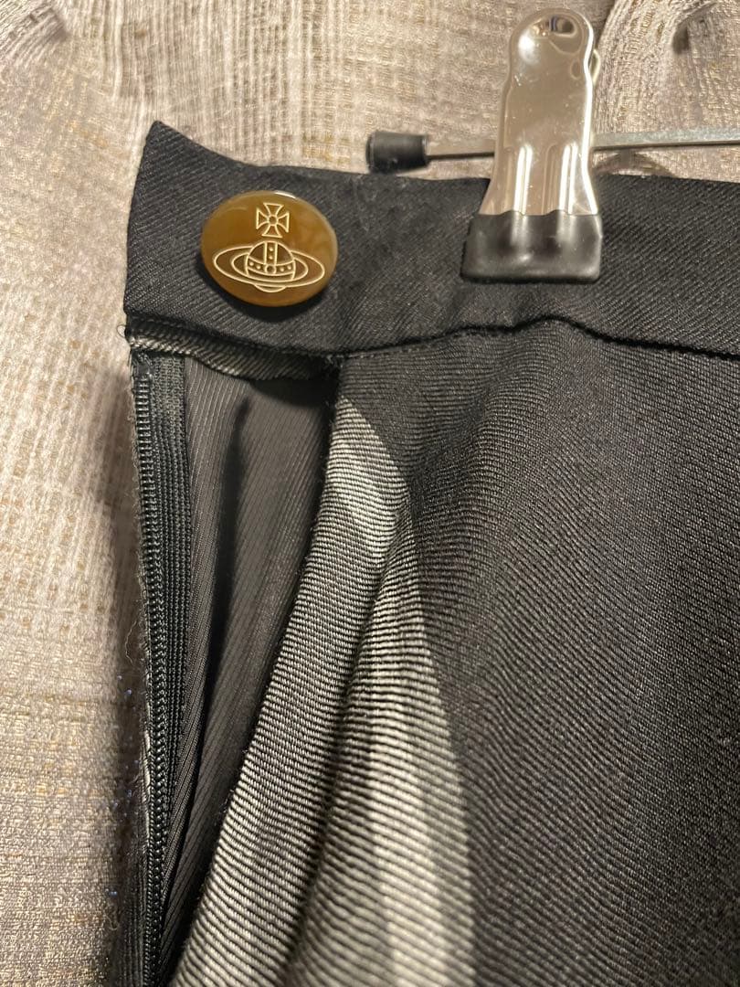 ヴィヴィアンウエストウッド　スカート　黒　変形　アシメ　オーブボタン　日本製