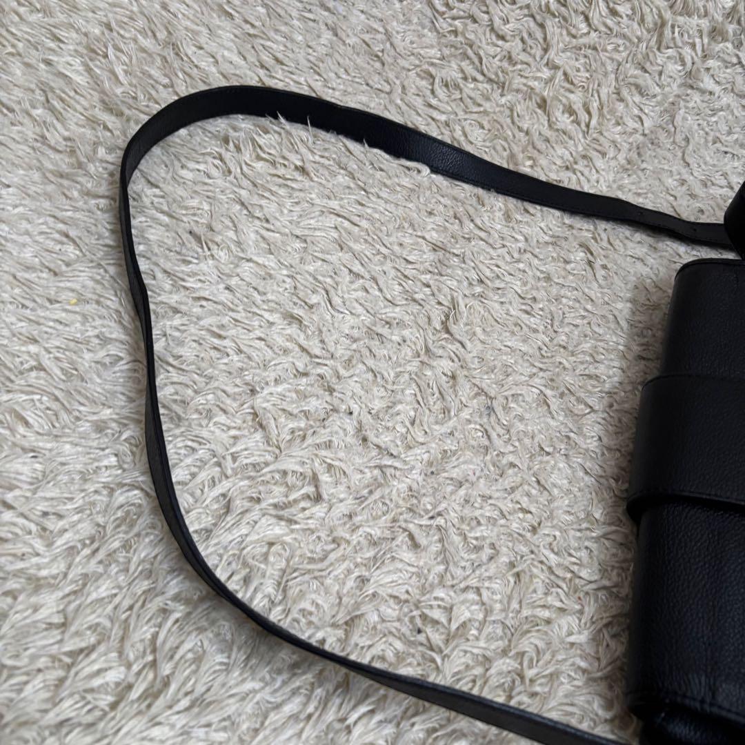 イヴサンローラン YSL ショルダーバッグ カサンドラ レザー 本革 ブラック