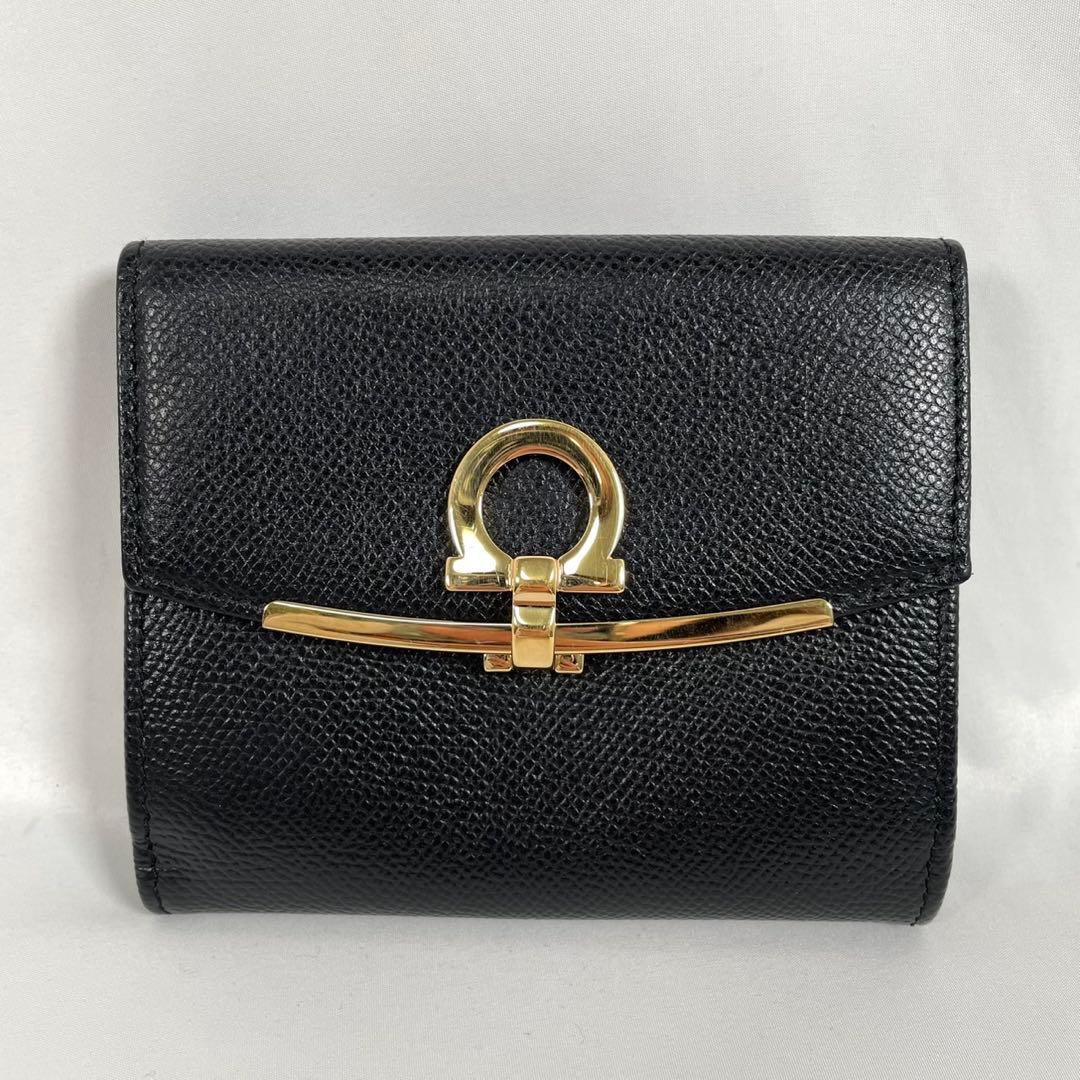 未使用に近い FERRAGAMO フェラガモ 二つ折り財布 ガンチーニ レザー