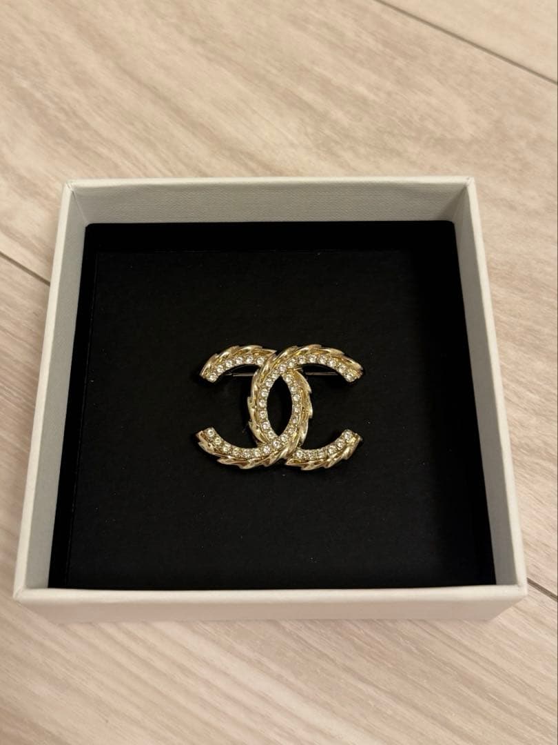 CHANEL CCロゴ ダイヤモンドブローチ