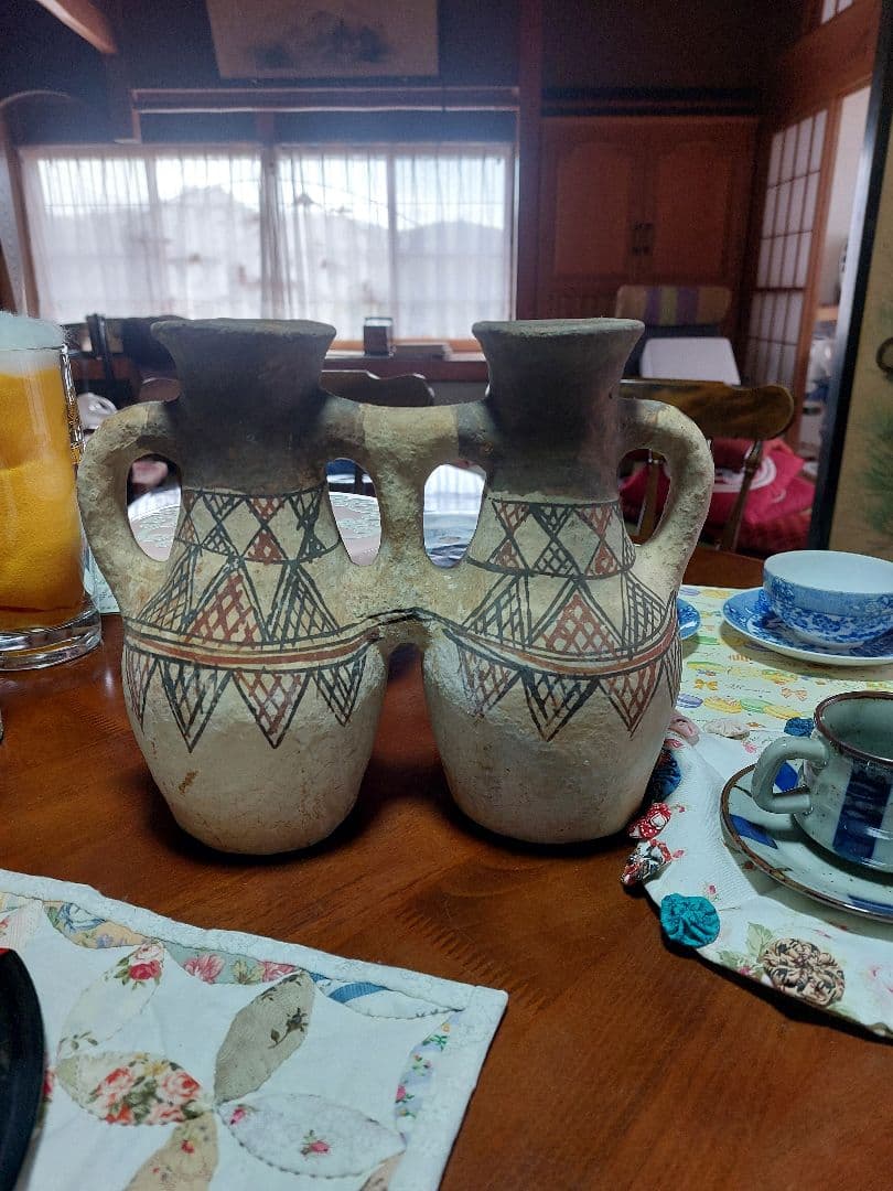 アンティーク　幾何学模様の双子の陶器壺