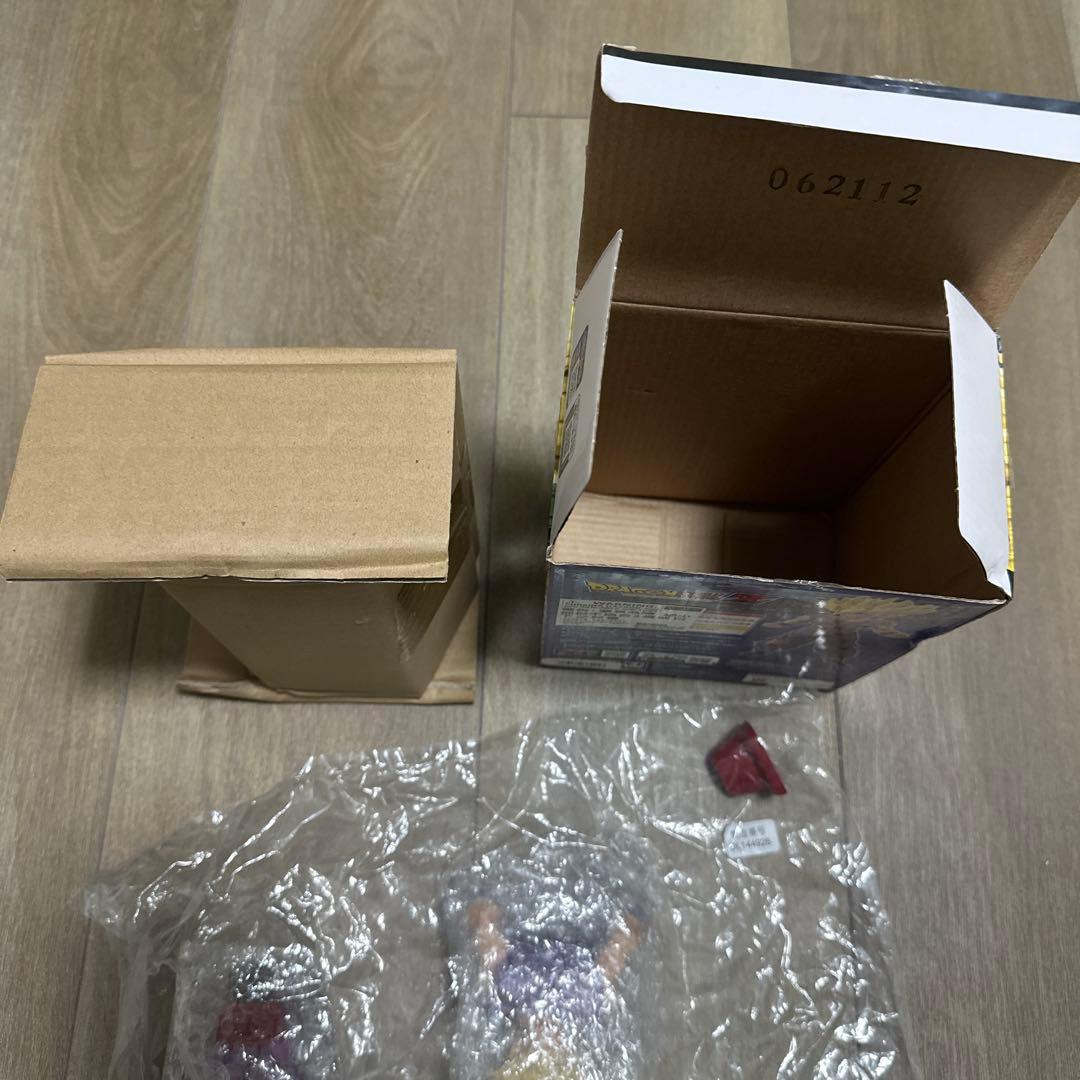 海外正規品　msp　ドラゴンボールフィギュア　孫悟飯　ダメージver