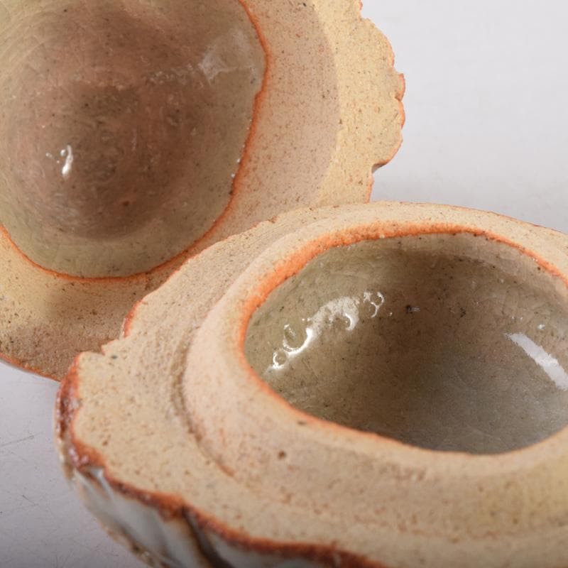 茶道具　萩焼　凌雲窯　小久保凌雲作　桃形　香合　共箱　V　8101