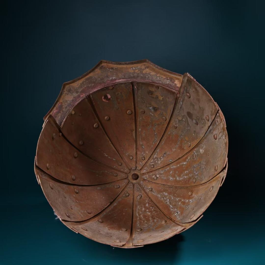 中国古美術 金属製ヘルメット 純銅製 純手作り 極細工 鏨刻 旧家蔵出 唐物
