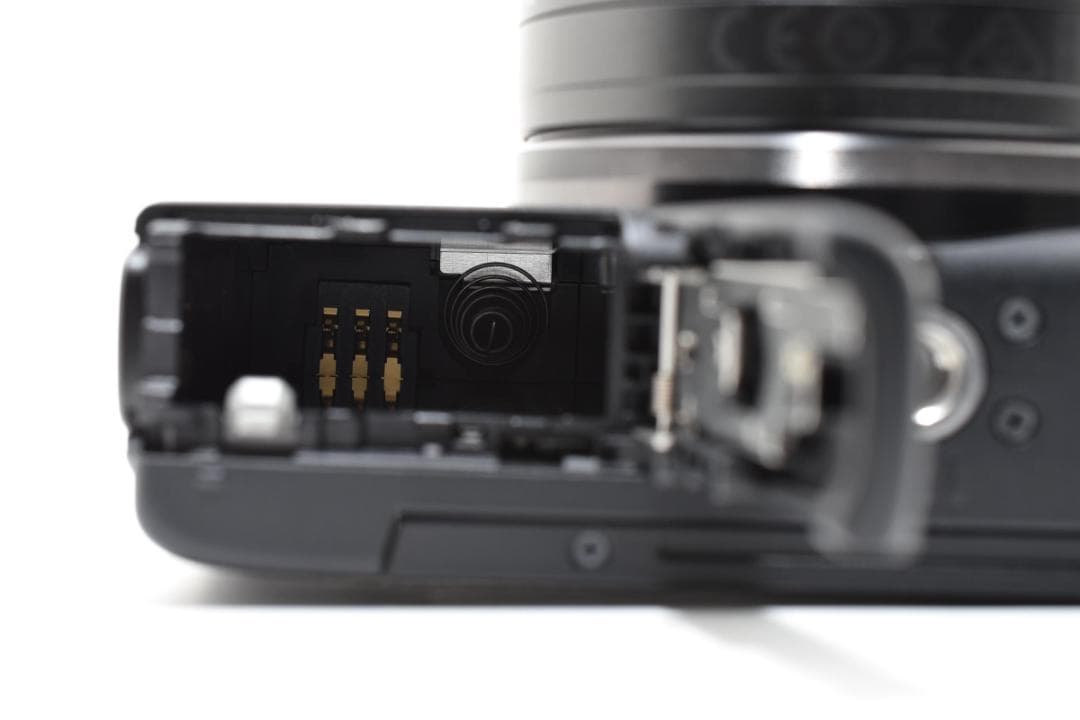 ■新品級■Canon キヤノン EOS M100 15-45mm IS STM