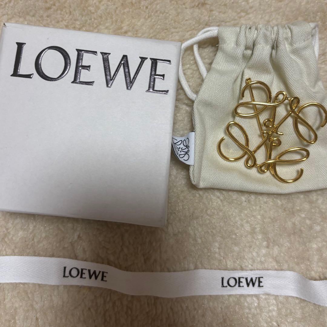 【1度使用】LOEWE ゴールド リボンブローチ